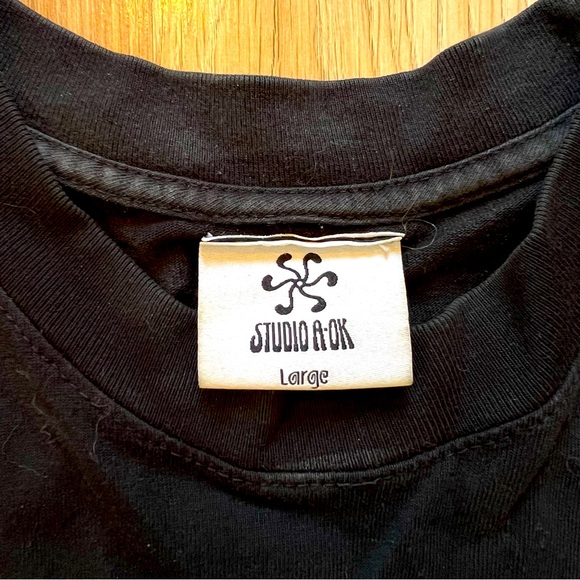 Studio AOK flower garden tee Large - Picture 3 of 4